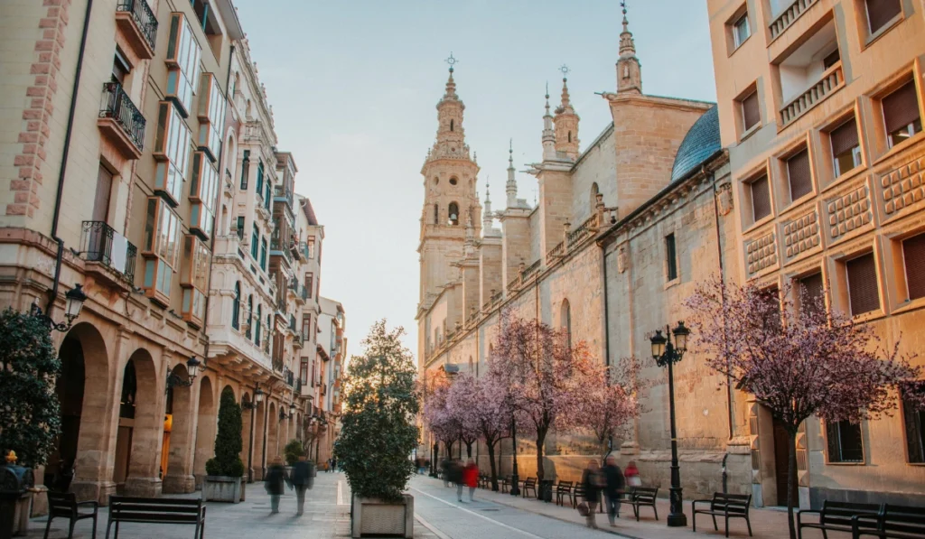 logroño-una-ciudad-pequeña-con-una-vida-social-sorprendente